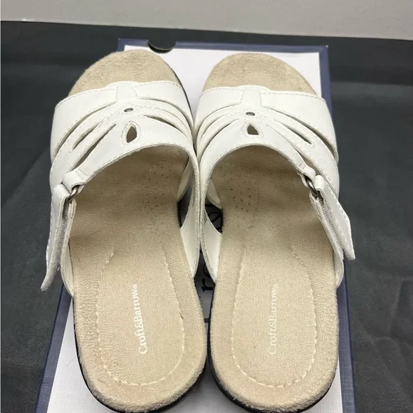 Women’s Croft & Barrow sandals - Size 7 - worn once/like new in box - Picture 4 of 5